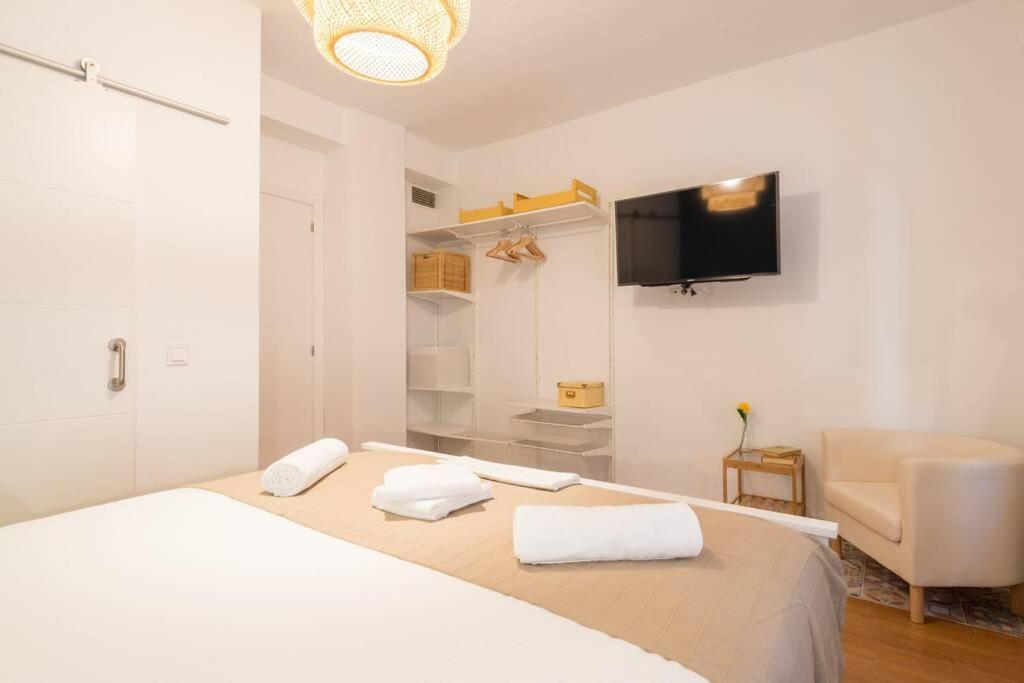Tgh/ Malaga Centro Con Parking Apartment Exterior photo